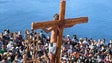 Imagem de Centenas de pessoas em Câmara de Lobos para assistir à Via Sacra