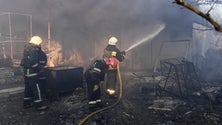 Imagem de Bombardeamento russo a centro médico em Kharkiv mata quatro civis