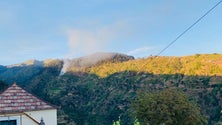 Imagem de Incêndio nas zonas altas da Ponta Sol mobiliza bombeiros