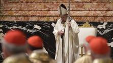 Imagem de Papa pede esperança no meio da «escuridão» da pandemia