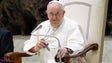 Imagem de Papa Francisco diz que Portugal mostrou que é possível alternativa à guerra