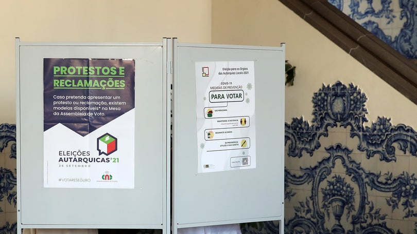 Imagem de Afluência às urnas era de 42,34% até às 16:00