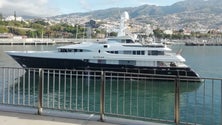 Imagem de Iate de luxo faz escala na Madeira