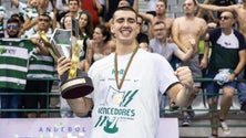 Imagem de António Machado assina pelo Marítimo