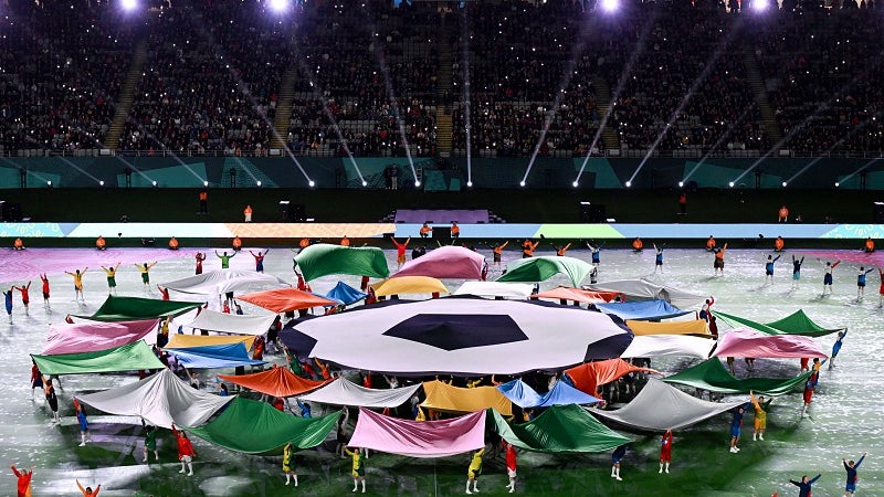 Imagem de Mundial arrancou festivo em Auckland, após tiroteio matinal