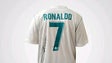 Imagem de Cristiano Ronaldo doa camisola à Cruz Vermelha de Braga para leilão