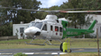Helicóptero ajuda a salvar vida a vítima de queda (vídeo)