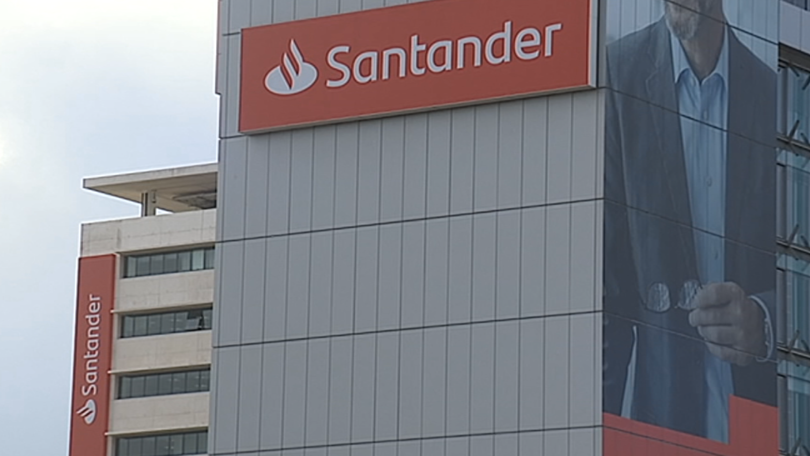 Imagem de Santander dispensa 1.400 trabalhadores