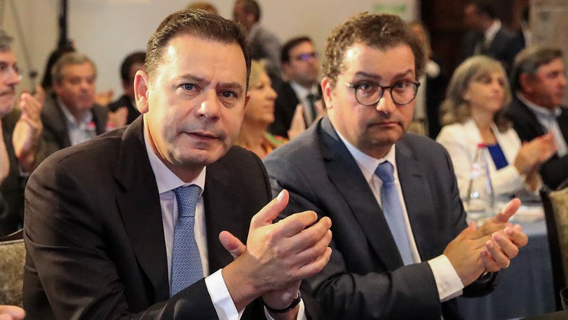 Imagem de Miranda Sarmento desafia líder parlamentar do PS a pedir desculpa a deputados
