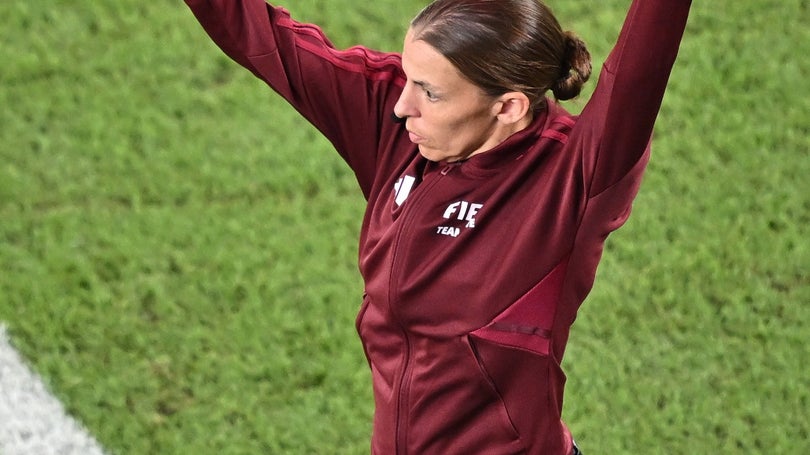 Imagem de Stéphanie Frappart será a primeira mulher a arbitrar um jogo