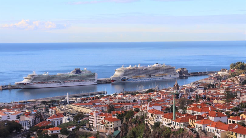 Porto do Funchal: dois navios e mais de 10 200 pessoas