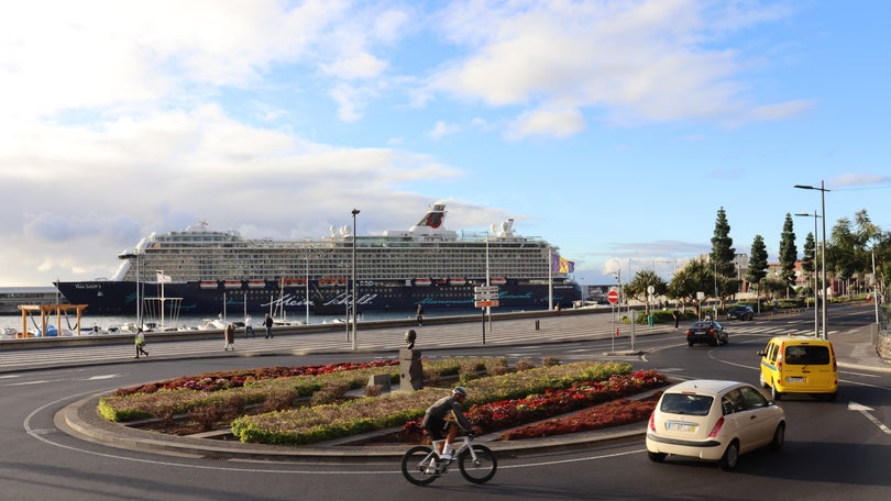Imagem de «Mein Schiff 3» voltou ao Funchal com três mil pessoas