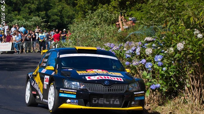 Imagem de Equipa das Vespas ataca campeonato regional de ralis com Alexandre Camacho – Pedro Calado e o Skoda Fabia R5