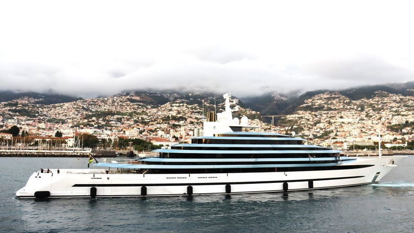 Imagem de «Kaos» em escala técnica no Porto do Funchal