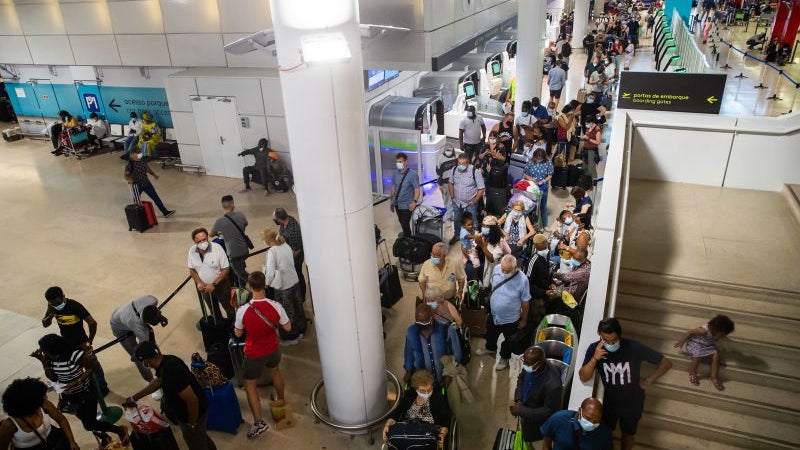 Imagem de Laboratórios no Aeroporto de Lisboa com horário alargado para testes covid-19