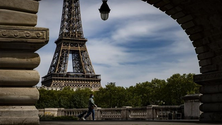 Imagem de Covid-19: Mais de 100 mortos nas últimas 24 horas em França