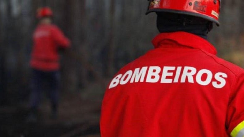Imagem de Incêndio em Santana causa um ferido