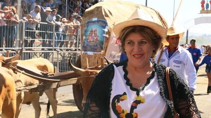 Romaria dos carros de boi: um espetáculo folclórico,  por
IZABEL SIGNORELLI