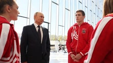 Imagem de Candidatos pró-Kremlin vencem todos os 14 governos nas eleições regionais russas