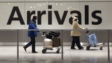 Imagem de Proibição de viagens internacionais não impede propagação da variante Ómicron