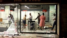 Imagem de Emigrantes começam a reconstruir negócios (áudio)