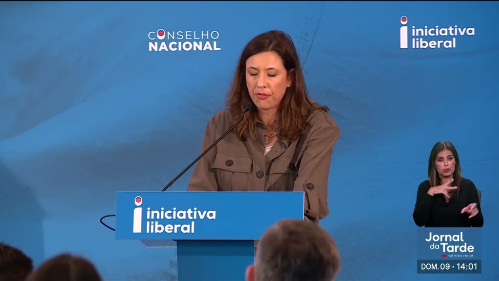 IL acusa Governo de se aproximar do Chega