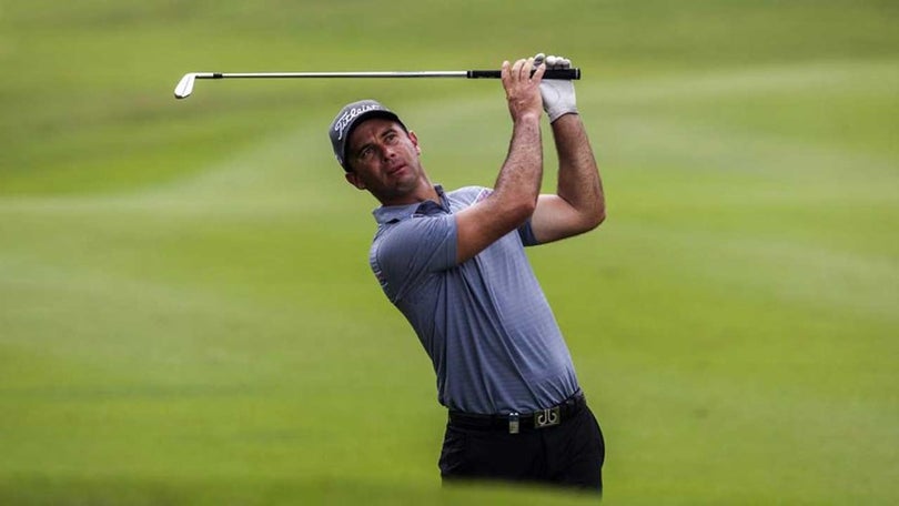 Ricardo Santos ascende ao «top 20» no Qatar Masters em golfe