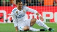 Imagem de FC Barcelona e Real Madrid empatam com Ronaldo a marcar e a sair lesionado