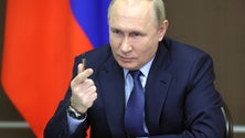 Imagem de Putin proíbe residentes russos de comprar ações de empresas estrangeiras