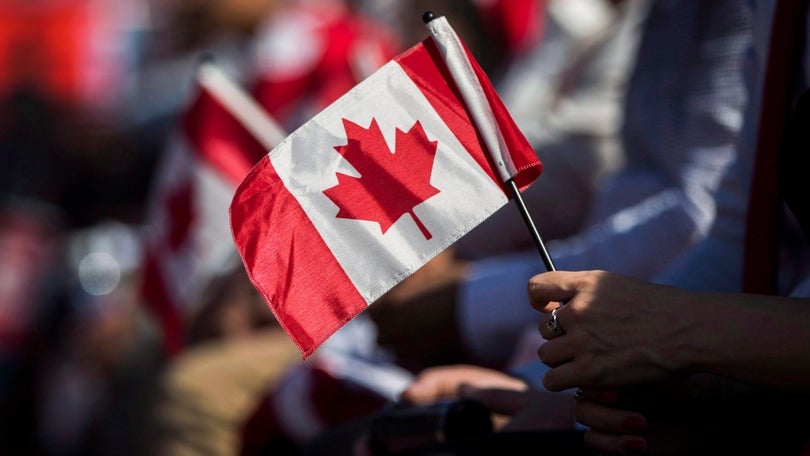 Imagem de Juíza incentiva portugueses a adquirir cidadania canadiana