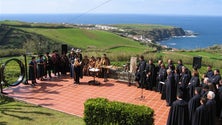 Imagem de A confraria do chá do Porto Formoso realizou uma cerimónia de entronização de três novos confrades (Vídeo)