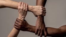 Imagem de Covid-19 reforçou racismo e discriminação em 2021