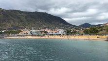 Imagem de Praia de Machico reaberta ao público