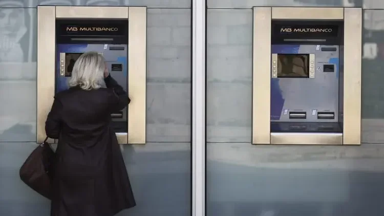 Imagem de Movimentos nos terminais multibanco foram superiores a 591 milhões de euros no 1.º trimestre
