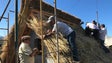 Imagem de Santana recupera casas de colmo (vídeo)