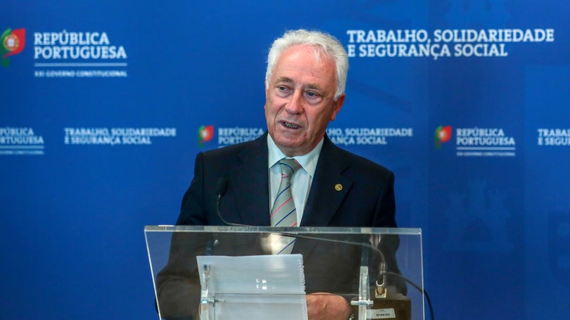 Banco de Portugal quer mais portugueses com conta bancária de serviços mínimos