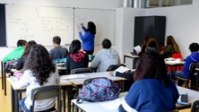 Imagem de Professores do 3.º ciclo em Portugal ganham menos oito mil euros por ano que média da OCDE