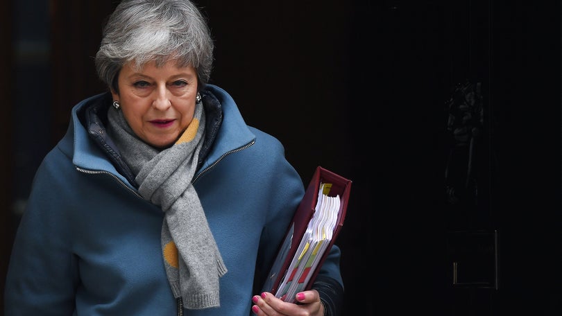 Imagem de Theresa May pede adiamento da saída até 30 de junho