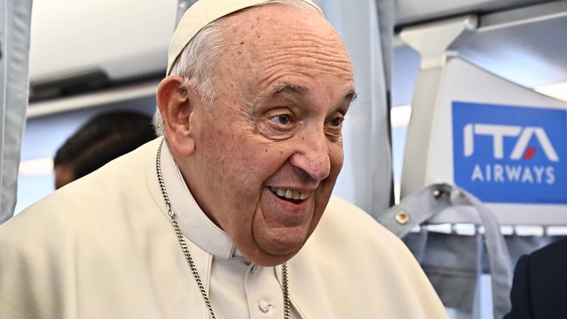 Imagem de Papa chega à Hungria para uma visita de três dias