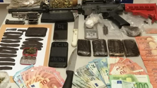 Imagem de PSP detém duas pessoas e apreende mais de 2.700 doses de droga no Funchal