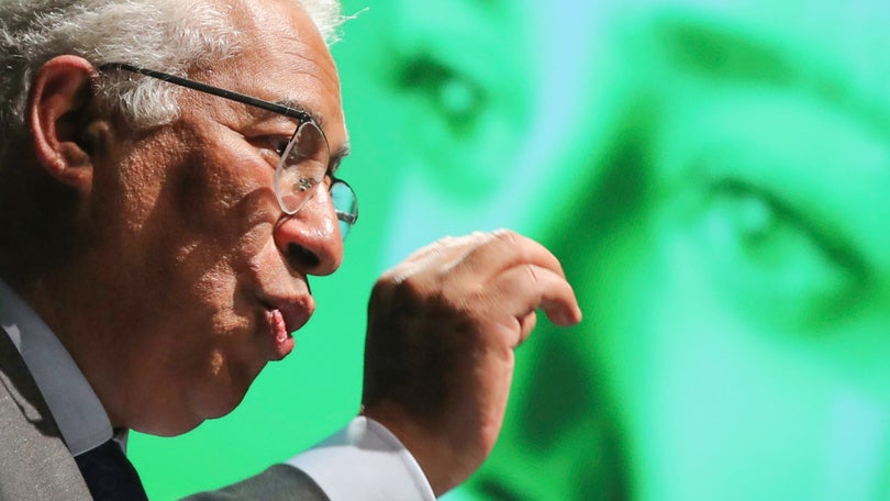 Imagem de PS muda voto e aprova proposta da IL que altera regras de atribuição de bolsas de estudo