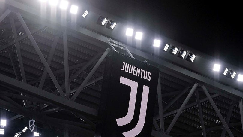 Imagem de Juventus multada em mais de 700 mil euros mas escapa a mais perda de pontos