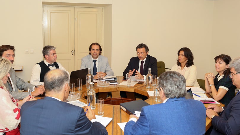 Imagem de Governo da Madeira renova contratos no valor de 9,7 ME com instituições