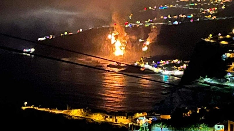 Incêndio no Lugar de Baixo levou nove horas a ser extinto