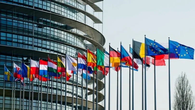 Parlamento Europeu proíbe entrada a empresários russos com efeito imediato