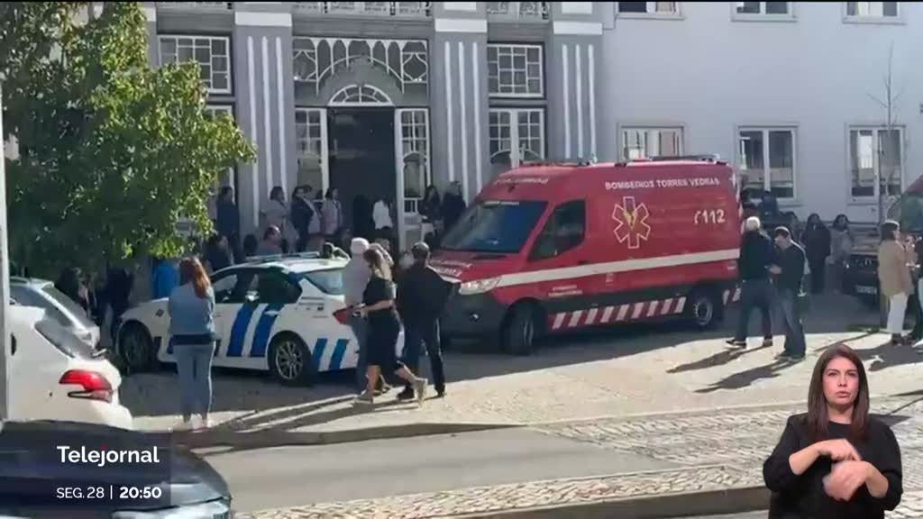 Homem invadiu Câmara de Torres Vedras e agrediu quatro funcionários