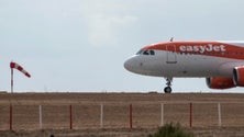 easyJet diz que é possível manter preços