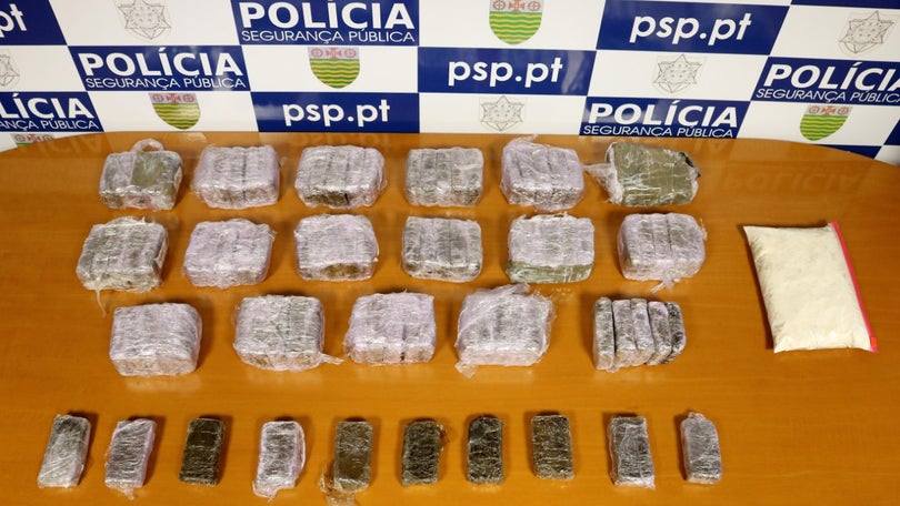 Imagem de PSP apreende 9 kg de haxixe e 505 gramas de mefedrona no Funchal