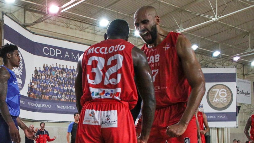 Imagem de Cláudio Fonseca renova com o CAB Madeira