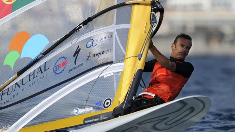 Velejador João Rodrigues cai no Mundial, mas ainda com vaga para o Rio2016